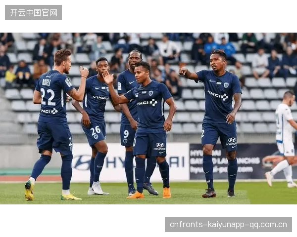 里昂前场压迫成体系，法甲对手防不胜防